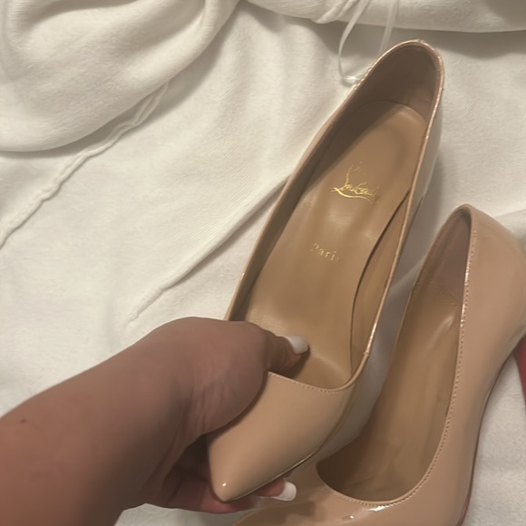 Size 7 Louis Vuitton - Picture 3 of 3